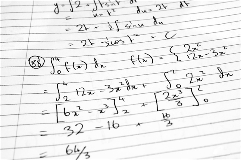 她生气了作文400字(2篇)