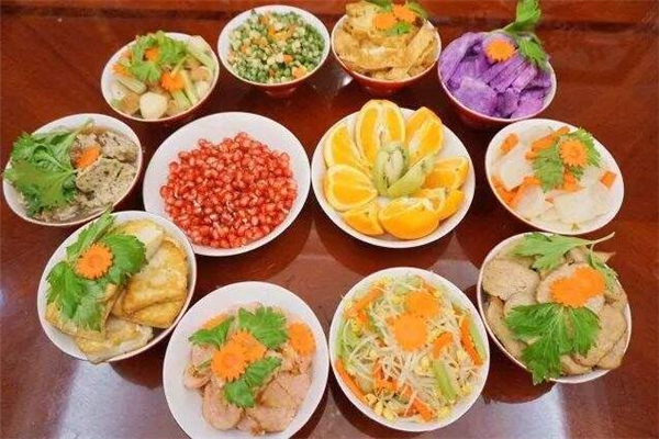 《天价年夜饭》作文,小学六年级作文800字