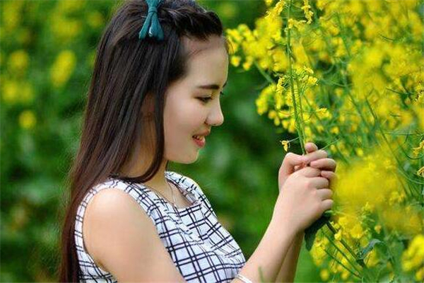 《花季,我收获了感动》作文,初中作文800字