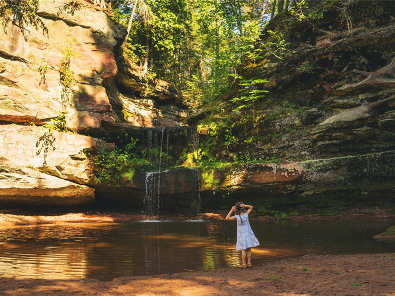 出众造句,出众怎么造句子(180句)