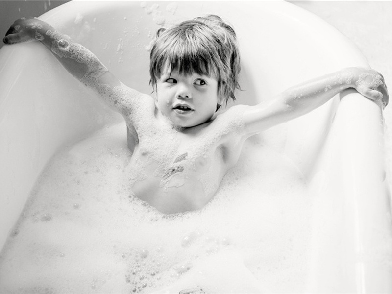 六亲不认造句,用六亲不认怎么造句子(23句)