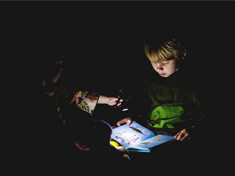 裁断造句,用裁断怎么造句子(35句)