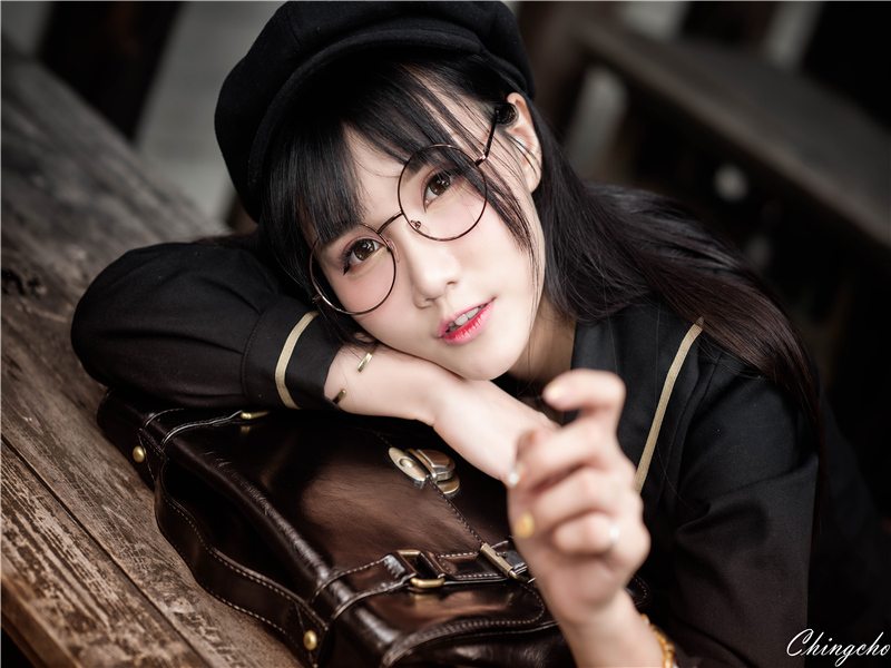 怎么和喜欢的女生聊天,开头怎么找话题呢?