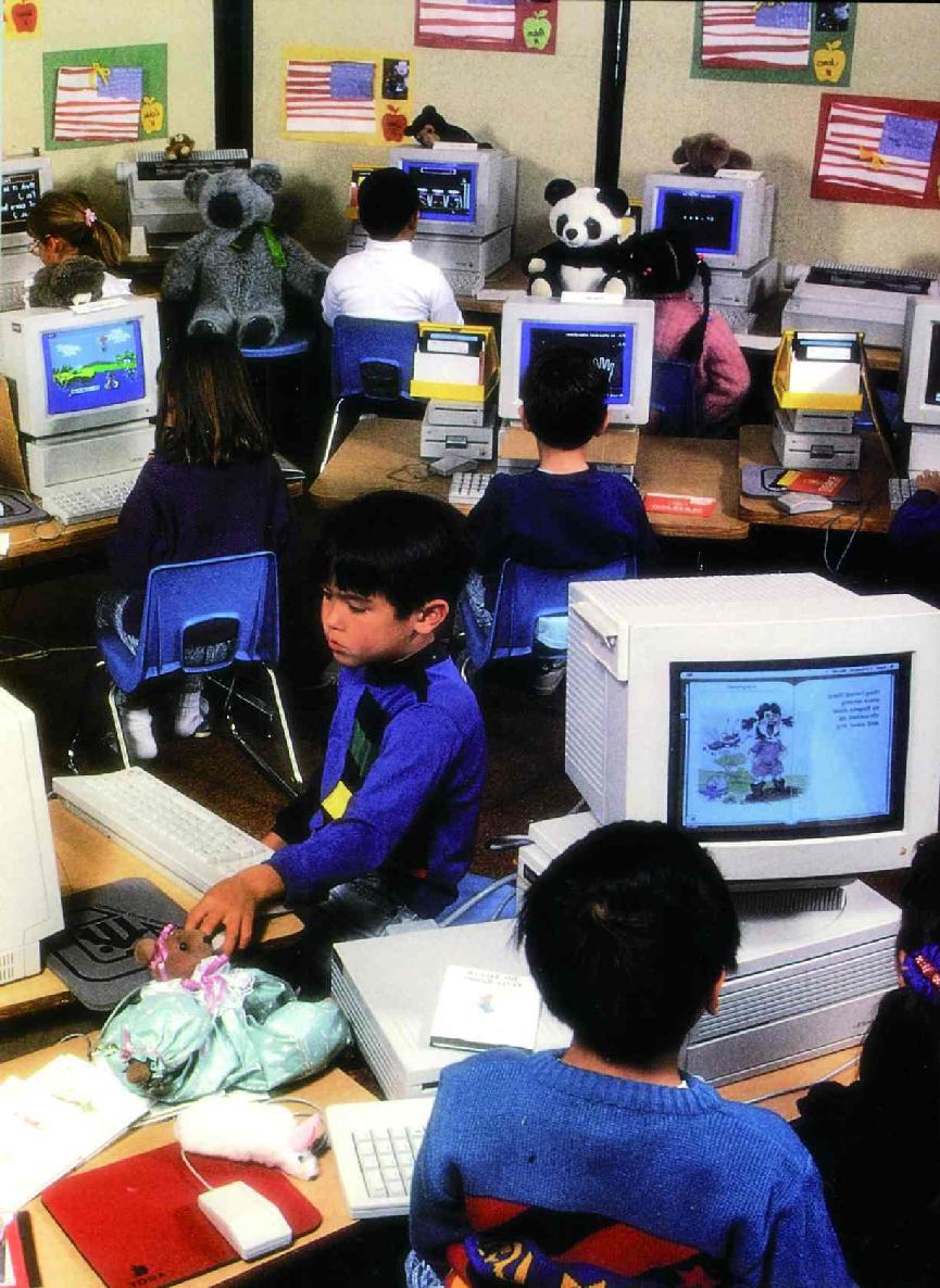 万维网的发明（1991年）-信息穿梭网中央