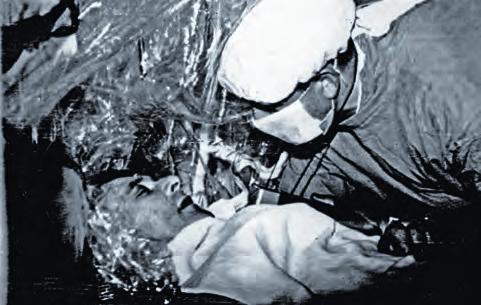 1967年12月3日首例心脏移植手术成功